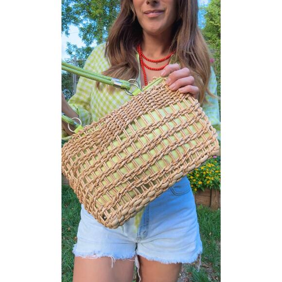 Woven Straw Tote Bag with Lime Green Lining &amp; Card Holder - Picture 1 of 4